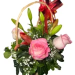 Canastos de rosas y lilium