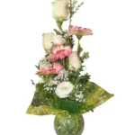 Pecera con Rosas y gerberas blancas